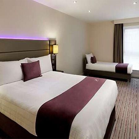 Premier Inn Milton Keynes Central Esterno foto