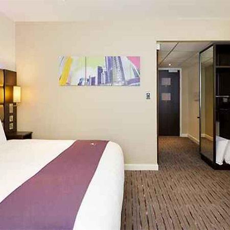 Premier Inn Milton Keynes Central Esterno foto