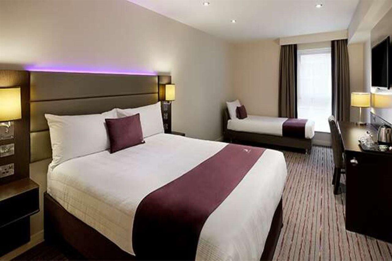 Premier Inn Milton Keynes Central Esterno foto